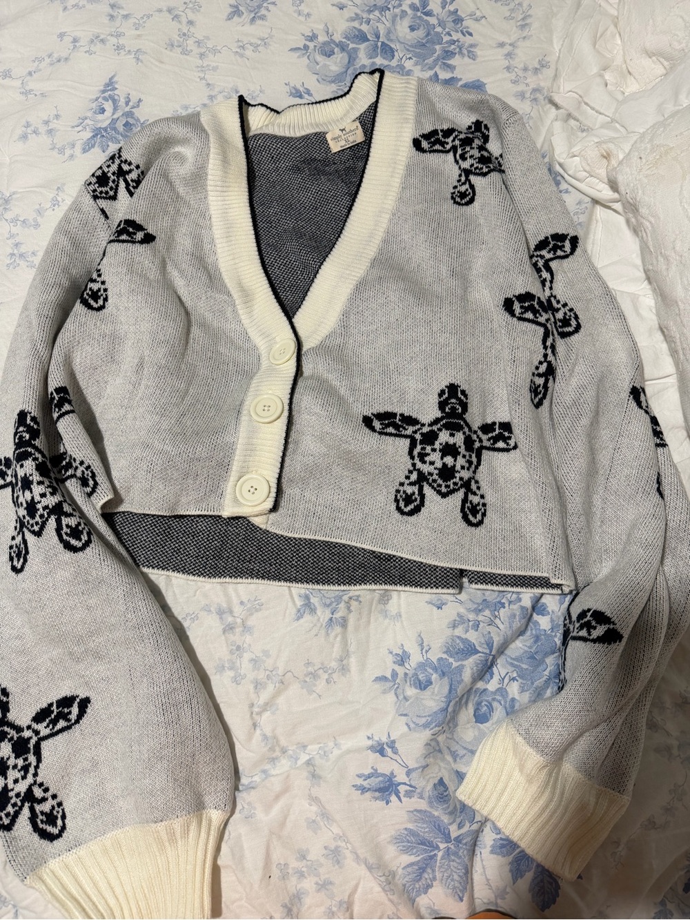 Simply Southern Gray and Cream Cropped Turtle-Print Cardigan XL
